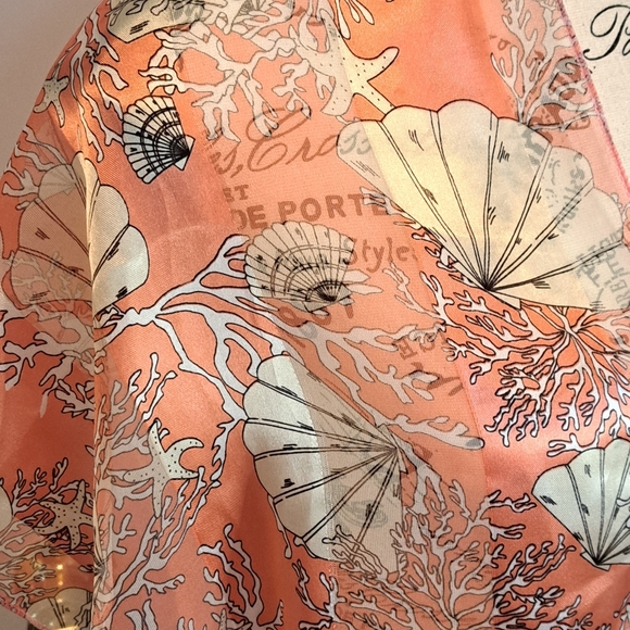 A scarf ✨️ silk feel made in Korea - Picture 2 of 8